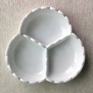 FENTON HOBNAIL 3 part relish dish <milk glass>